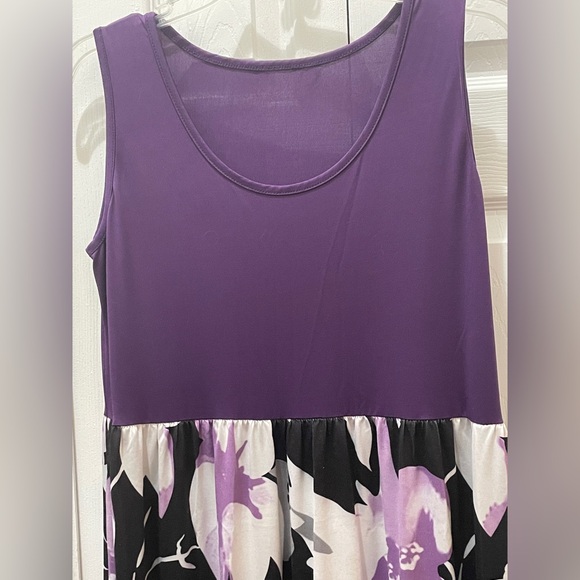 Purple and Black Floral Maxi summer dress

EUC CLEAN
NO HOLES
NO STAINS
COMFY - Picture 3 of 4